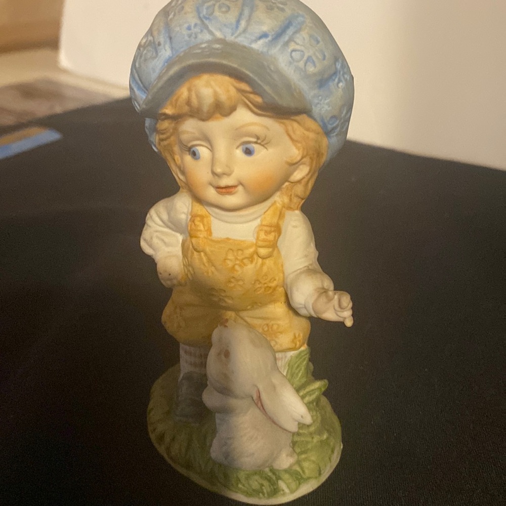 Ardco figurine #340 girl with bunny